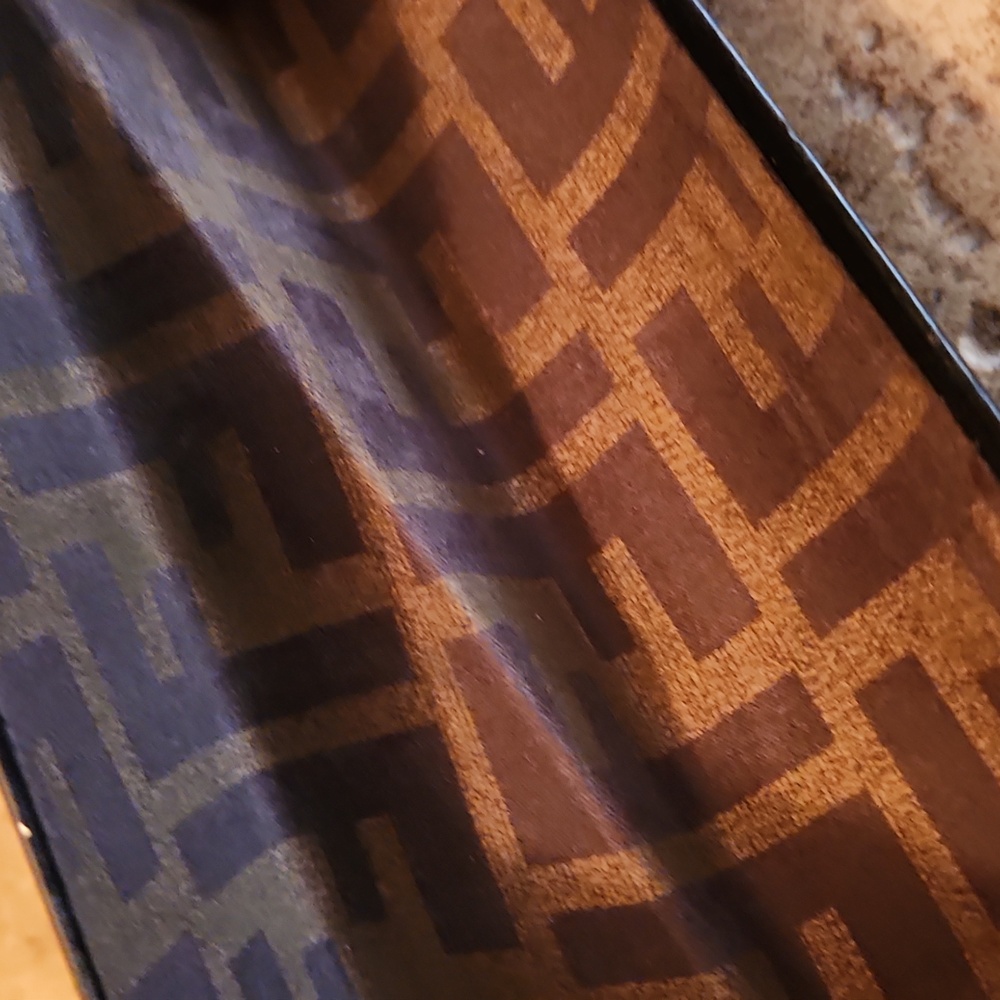 Fendi black hard eyeglasses case - Picture 9 of 9